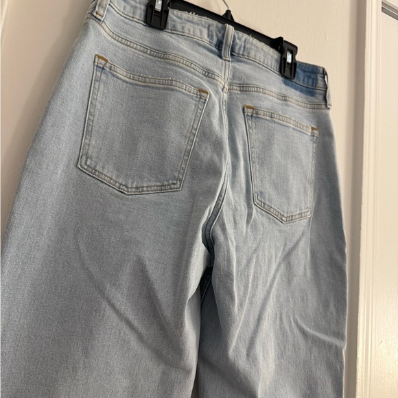 Abercrombie High Rise Curve Love Mom Jeans - Picture 4 of 5
